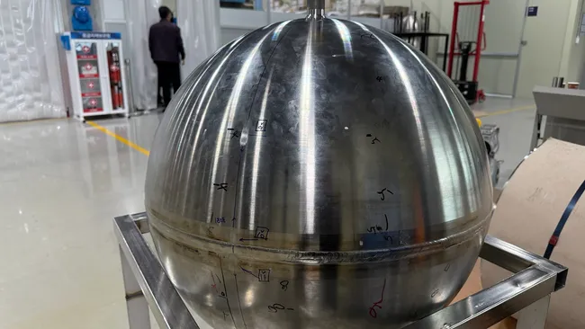 Tanque de combustível de titânio impresso em 3D vence teste extremo — um salto para o futuro aeroespacial